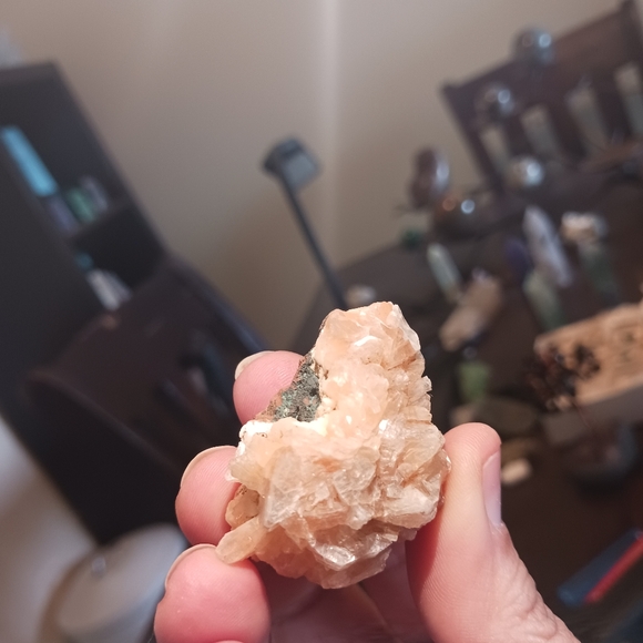 Orange stilbite - Picture 7 of 7